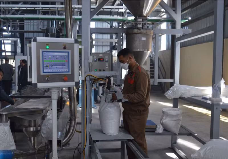 Dans l’usine EuP Egypte. Photo : VOV.