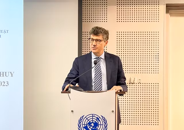 Le représentant en chef de l'UNESCO au Vietnam, Jonathan Baker, prend la parole lors de l'atelier. Photo : toquoc.vn