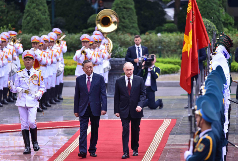 Cérémonie d'accueil officielle du président russe Vladimir Poutine. Photo: baoquocte.vn