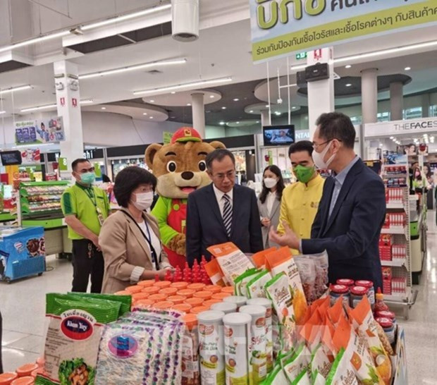 Des produits vietnamiens en vente dans un supermarché thaïlandais. Photo : VNA. 