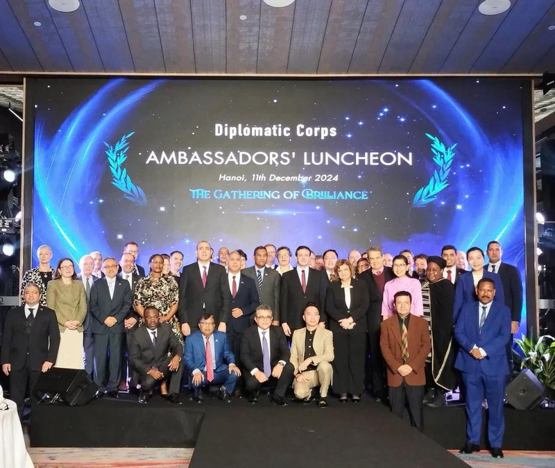 Des ambassadeurs et chefs d’agences diplomatiques à Hanoï présents à l’événement. Photo : baoquocte.vn