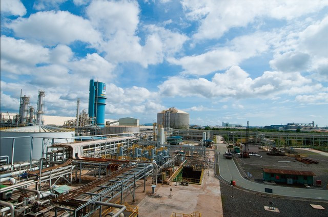Grâce aux soutiens des experts roumains du 2002 au 2005, l'usine d'engrais de Phu My fonctionne en toute sécurité et en continu à 100 % de sa capacité nominale avec une bonne qualité, des performances et une efficacité élevées. Photo : VGP.