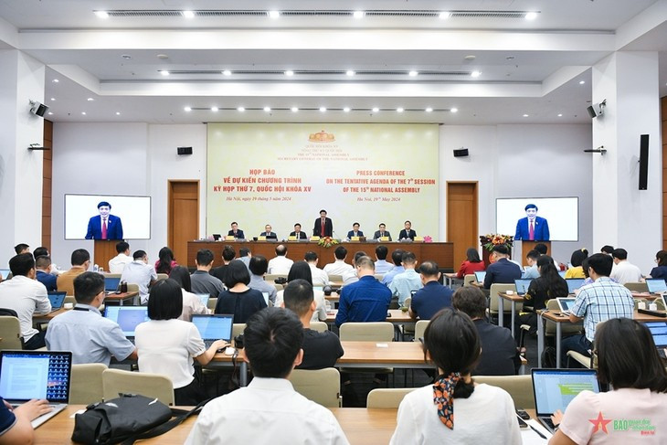 Conférence de presse sur la septième session de la quinzième législature. Photo: qdnd.vn