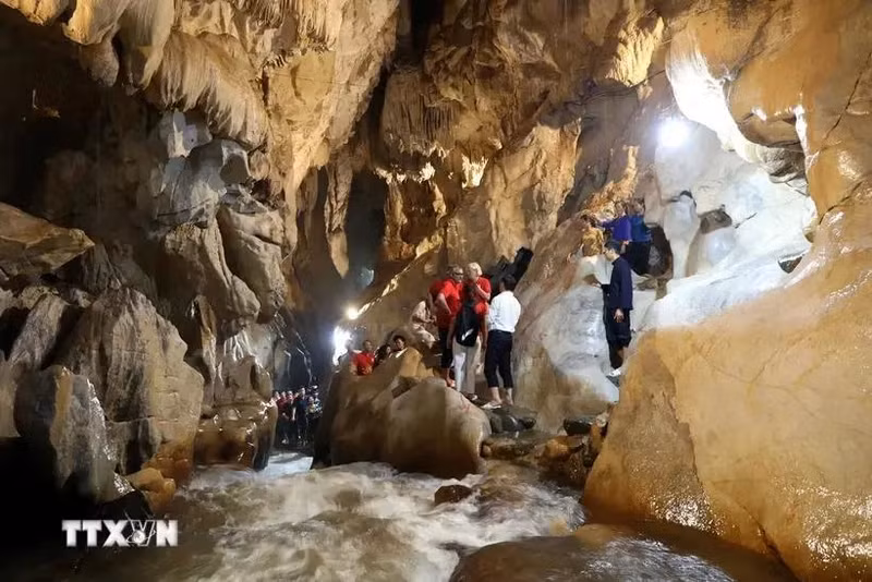 Une délégation d'experts de l'UNESCO a effectué du 6 au 9 juillet une visite sur le terrain. Photo : VNA.