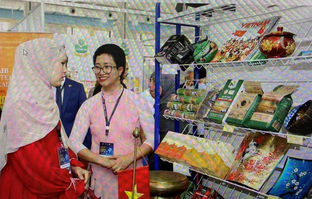 Présenter des produits vietnamiens aux Algériens. Photo: VNA