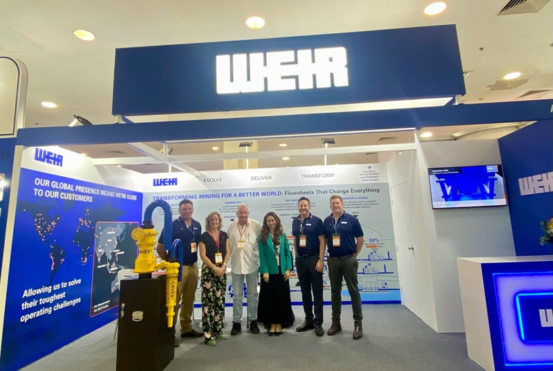 Une délégation d'entreprises australiennes d'équipements et de services technologiques miniers (METS) au salon minier Mining Vietnam 2024. Photo : baoquocte.vn