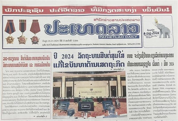 Le journal PathetLao sorti le 5 janvier. Photo : VNA.