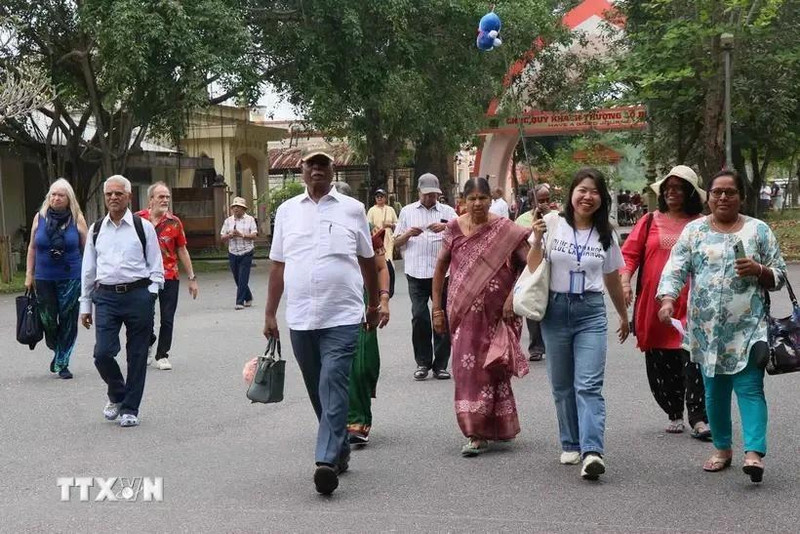 Des touristes indiens au sanctuaire de My Son. Photo : VNA.