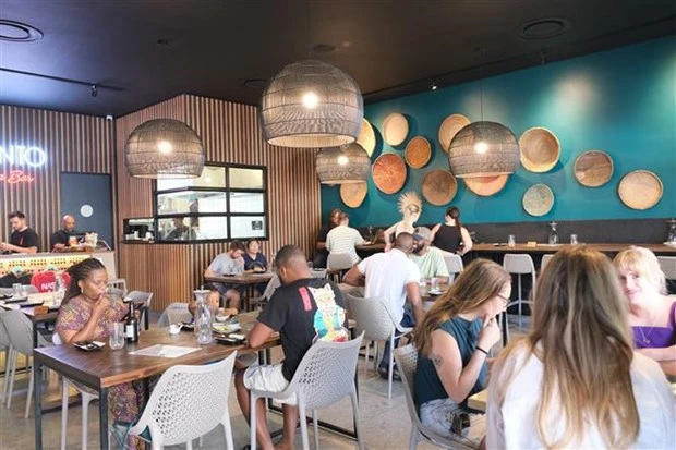 La cuisine vietnamienne est présentée dans le restaurant Obento de la ville de Johannesburg en Afrique du Sud. Photo : VNA.