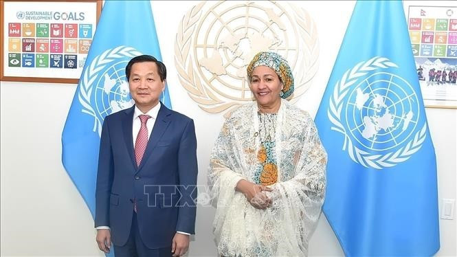Lê Minh Khai (à gauche) et Amina Mohammed. Photo : VNA.