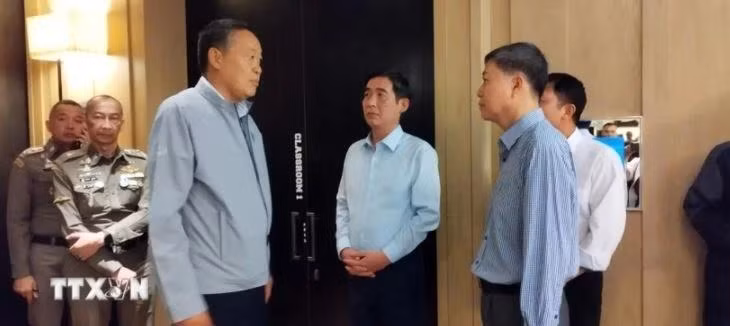 Le Premier ministre thaïlandais Srettha Thavisin et l'ambassadeur vietnamien Pham Hung Viet (4e à gauche) sont sur place. Photo : VNA.