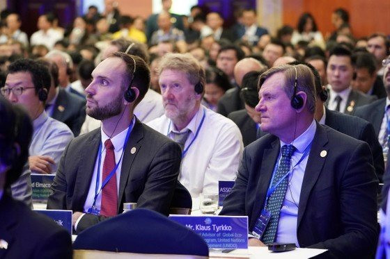 Des délégués étrangers au Forum économique de Hô Chi Minh-Ville 2023. Photo : daidoanket.vn