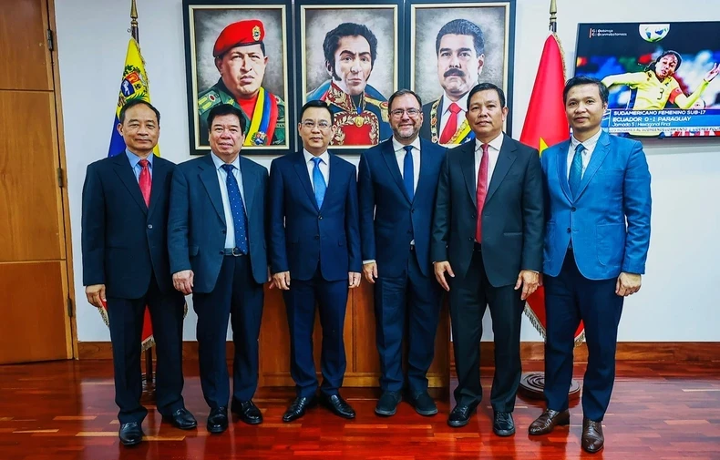 Renforcement de la solidarité et de l'amitié entre les peuples vietnamien et vénézuélien