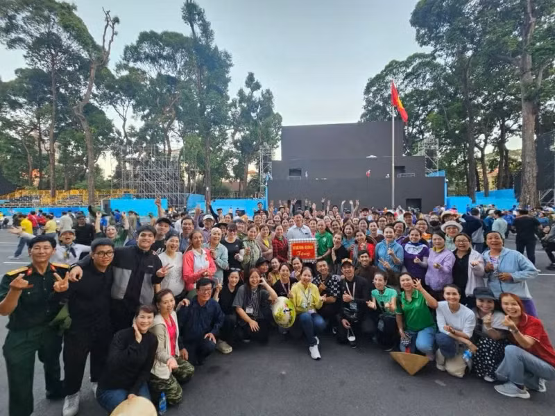 Les Viet kieu reviennent au pays natal. Photo : baoquocte.vn 