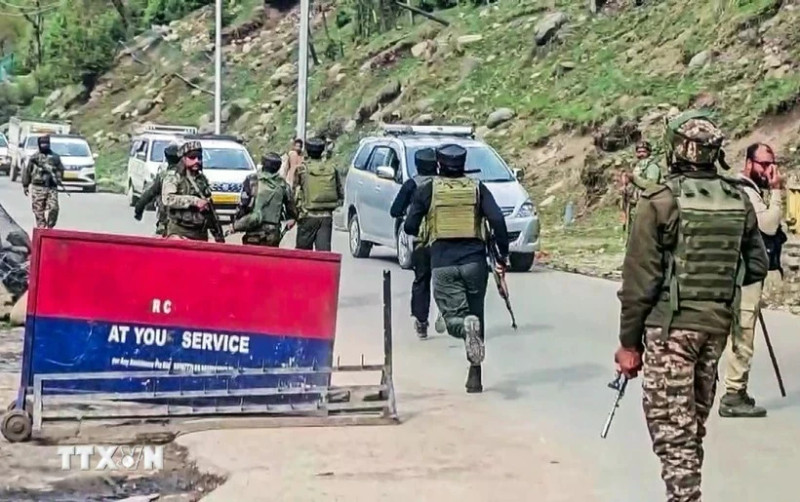 Des agents de sécurité indiens sont déployés sur les lieux. Photo : ANI/VNA.