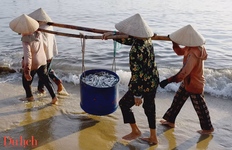 Le marché aux poissons de Tam Tien à Quang Nam ảnh 4