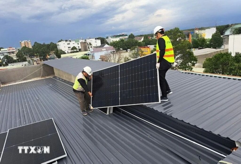 Hô Chi Minh-Ville : plus de 25 millions de dollars investis dans des systèmes solaires sur les toits