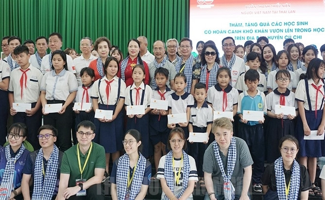 Les jeunes Vietnamiens en Thaïlande enthousiastes à l'idée de participer à des activités de retour aux sources à Hô Chi Minh-Ville