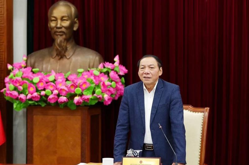 Le ministre de la Culture, des Sports et du Tourisme, Nguyên Van Hùng, président du Comité olympique vietnamien, préside la réunion. Photo : NDEL.
