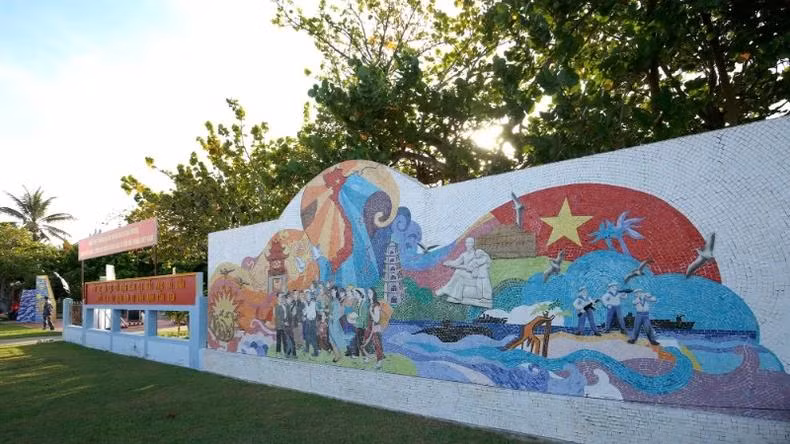 La peinture sur céramique à Truong Sa. La peinture sur céramique à Truong Sa.