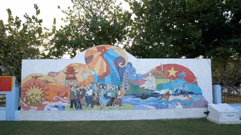 Pour les soldats et les habitants de l'archipel de Truong Sa, ce sont des œuvres pleines de foi et d’espoir. Pour les soldats et les habitants de l'archipel de Truong Sa, ce sont des œuvres pleines de foi et d’espoir.