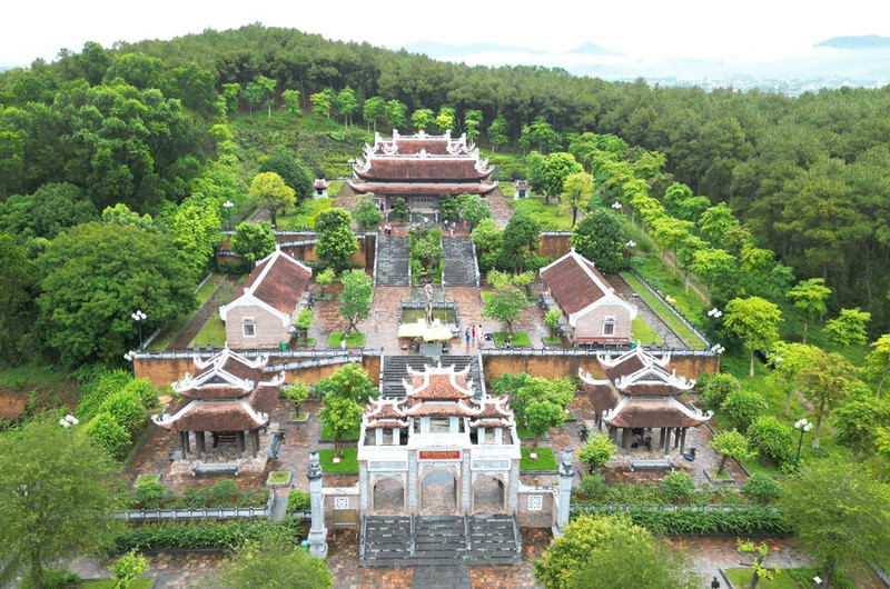 Le temple Chung Son dans le complexe du site historique national spécial de Kim Lien. Photo : NDEL.