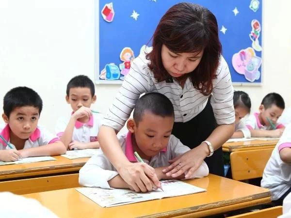 Le Politburo annonce une exemption de frais de scolarité pour les élèves de la maternelle au lycée dans le système scolaire public. Photo : VNA.