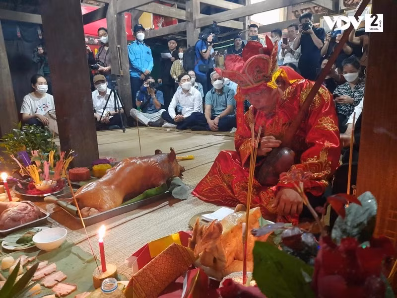 Le rituel de prière pour la paix des Tày dans la province de Thai Nguyên. Photo : VOV.