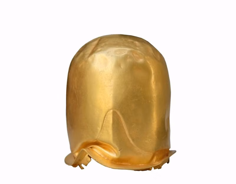 Le linga doré datant des VIIIe et IXe siècles, découvert dans les tours Po Dam qui a été reconnu comme trésor national. Photo : VOV.