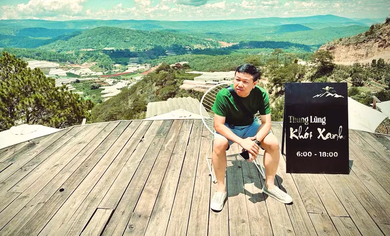 Souphalak Soukpanya lors de son voyage à Da Lat, Lam Dong. Photo : thoidai.vn
