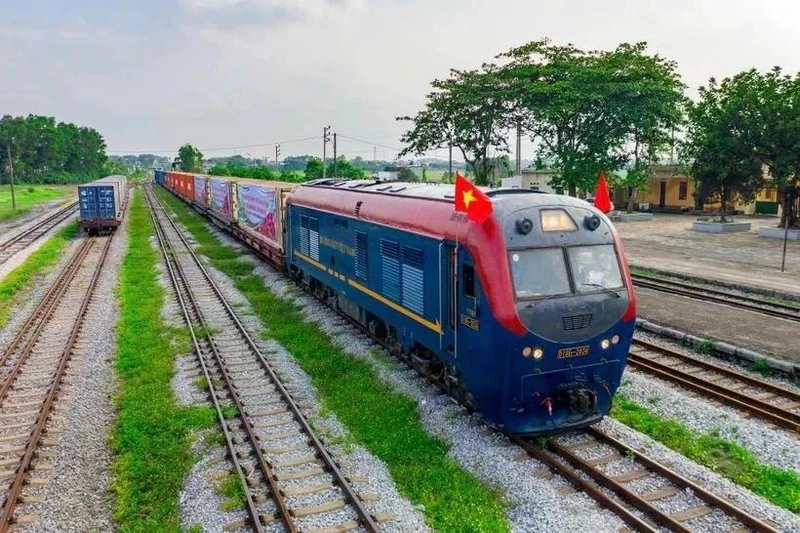 La ligne ferroviaire d'Ao Cai-Hanoi-Hai Phong longera le deuxième plus grand corridor économique du Vietnam. Photo : VietnamPlus