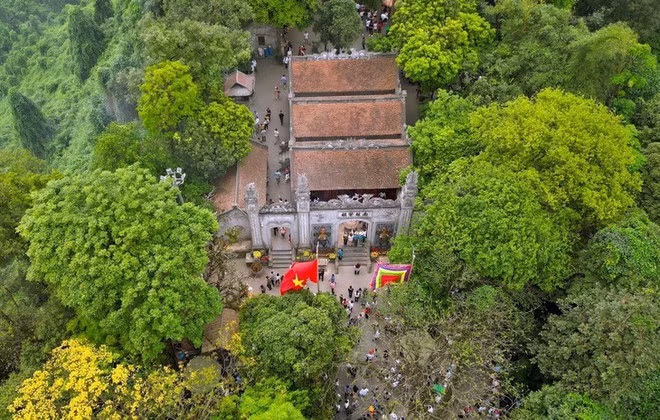 Le temple Thuong, un des quatre principaux temples du complexe dédié aux rois Hùng. Photo : VNA.