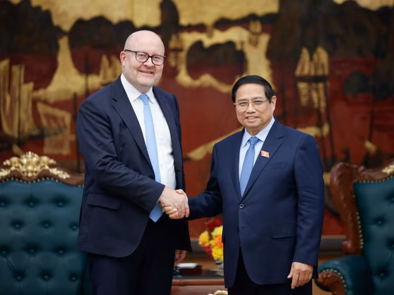 Le Premier ministre Pham Minh Chinh (droite) et Tomas Heidar, président du Tribunal international du droit de la mer (TIDM). Photo : VGP.