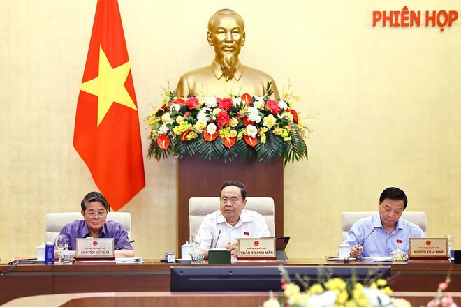 Le président de l'Assemblée nationale Tran Thanh Man préside la séance de travail. Photo : VNA.