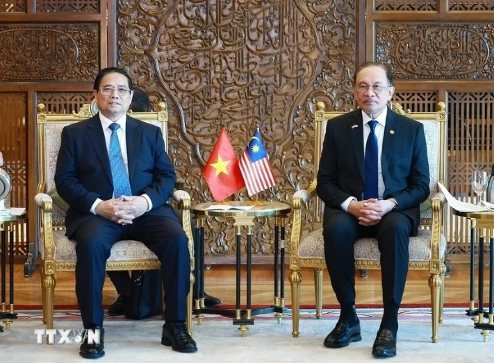 Le Premier ministre vietnamien (à gauche) et son homologue malaysien. Photo : VNA.