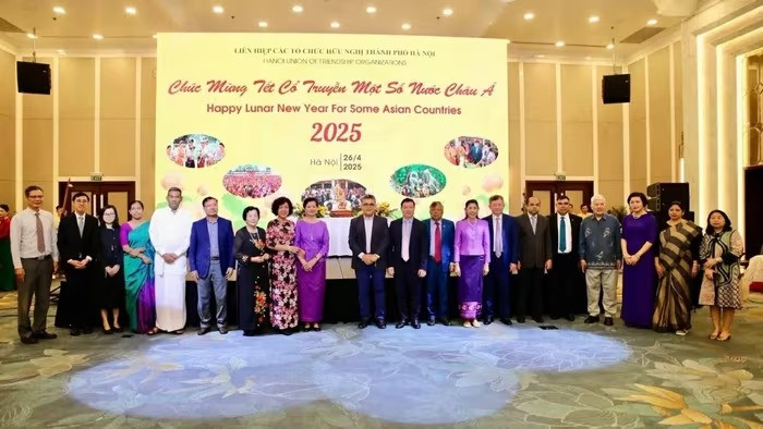 Le programme d'échanges d'amitié pour fêter le Nouvel An de plusieurs pays asiatiques en 2025. Photo : baoquocte.
