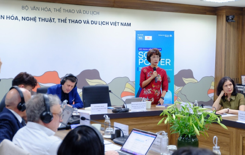 La professeure associée, docteure Nguyên Thi Thu Phuong, directrice de VICAST s'exprime au dialogue. Photo : daibieunhandan.