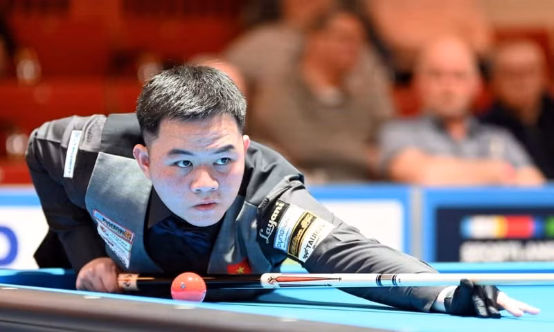 Bao Phuong Vinh le dernier jour du tournoi mondial de carambole à 3 bandes par équipes au stade Festhalle, ville de Viersen, Allemagne, le soir du 16 mars 2025. Photo : Union allemande de billard.