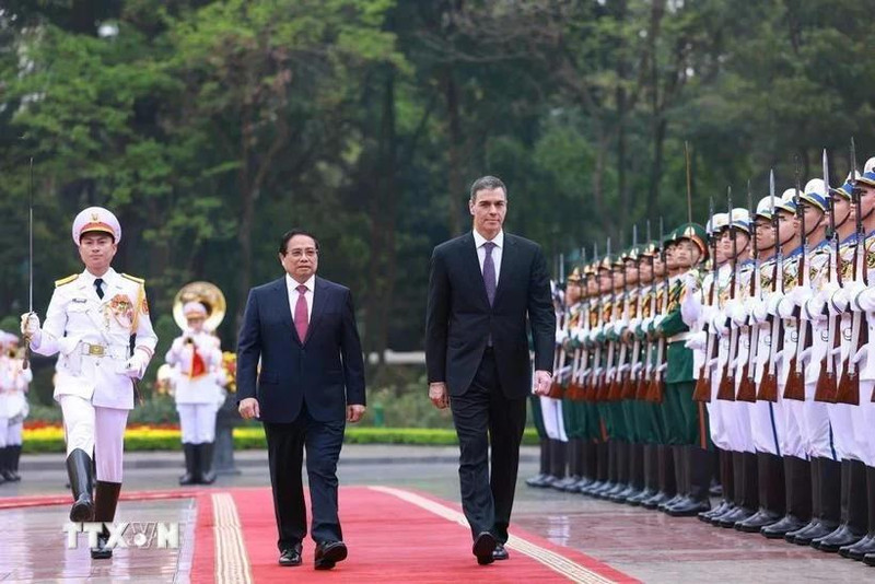 Le Premier ministre vietnamien Pham Minh Chinh (gauche) et son homologue espagnol Pedro Sánchez. Photo : VNA.