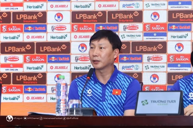 L’entraîneur Kim Sang-sik. Photo : VNA.