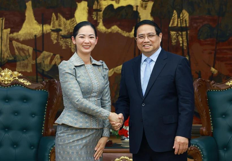 Le Premier ministre Pham Minh Chinh et Cham Nimul, ministre du Commerce du Cambodge. Photo : VNA.