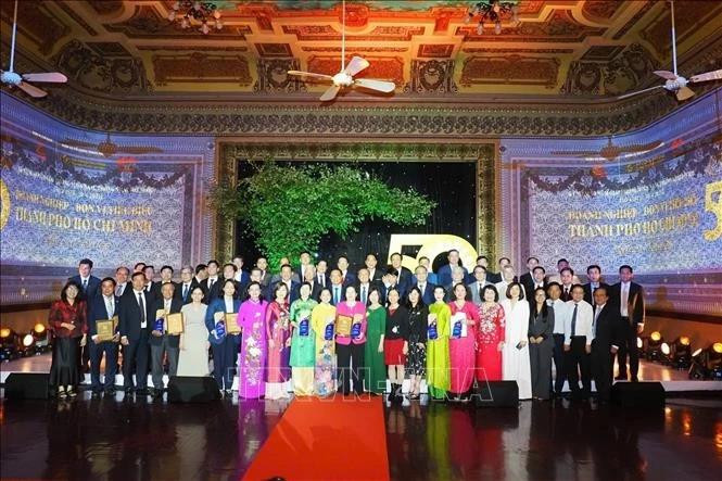 La cérémonie d'honorer les 50 premières entreprises de Ho Chi Minh-Ville. Photo : VNA.