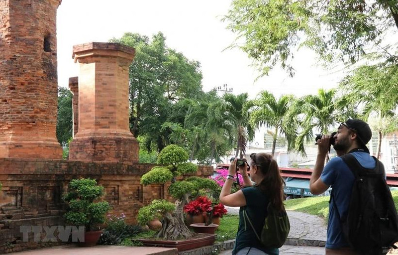 Des touristes russes à Khanh Hoa. Photo : VNA.