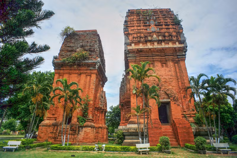 Thap Doi est l'une des vestiges architecturaux Cham imprégnée de couleurs religieuses uniques. Photo : NDEL.