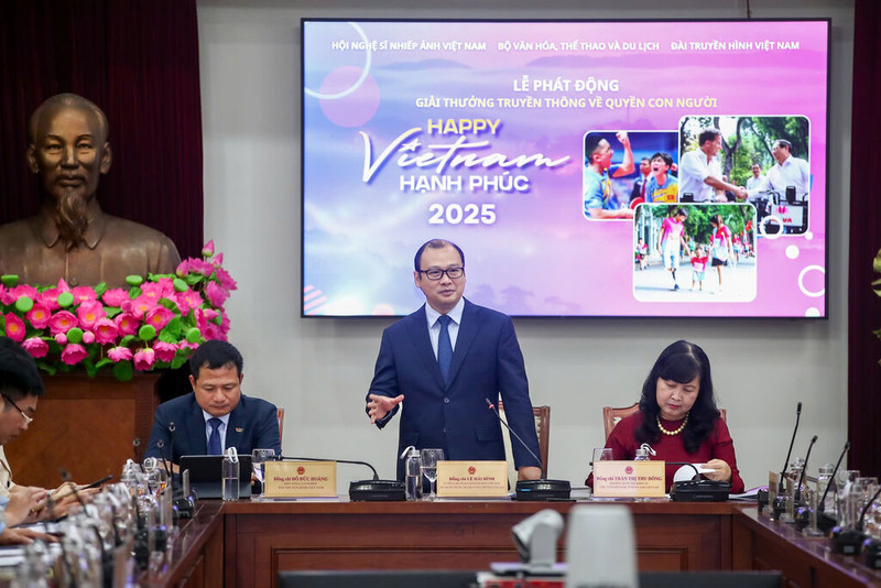 Le Hai Binh, vice-ministre permanent du ministère de la Culture, des Sports et du Tourisme, prend la parole lors de la conférence de presse pour le lancement du Prix « Happy Vietnam 2025 ». Photo : CVN.