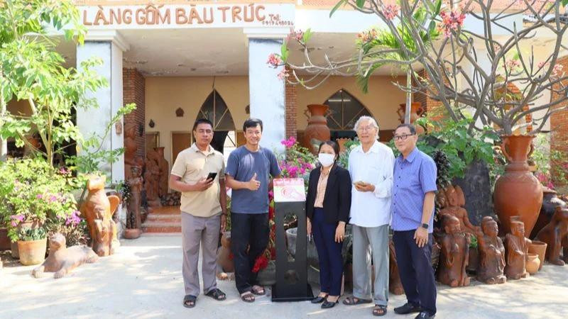 « Yêu lắm Việt Nam » débarque à Ninh Thuan. Photo : NDEL.