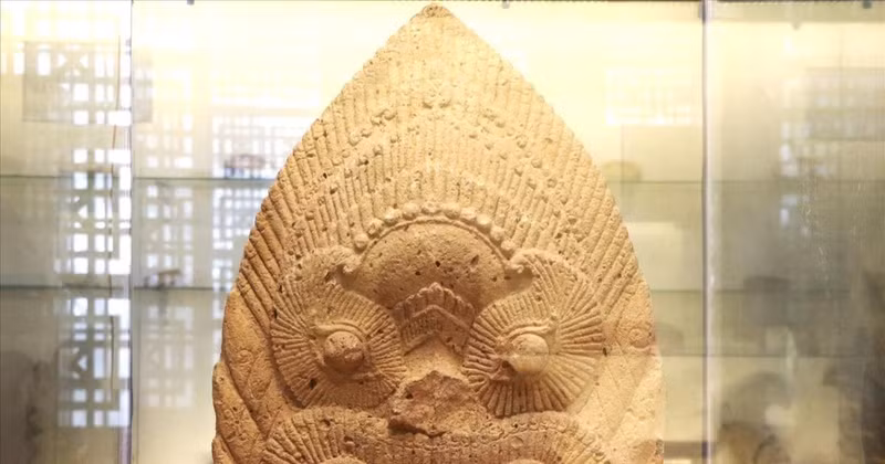 Le relief de Kala - Nui Bà datant du 14e siècle au Musée de la province de Phu Yên. Photo : VNA.