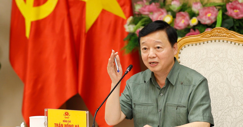 Le vice-Premier ministre Tran Hong Ha s'exprime lors de la réunion. Photo : PLO.