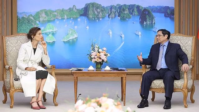 Le Premier ministre Pham Minh Chinh et la Directrice générale de l'UNESCO Audrey Azoulay. Photo : VNA.