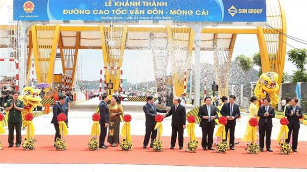Cérémonie de mise en service de l'autoroute Vân Dôn - Mong Cai. Photo : VNA